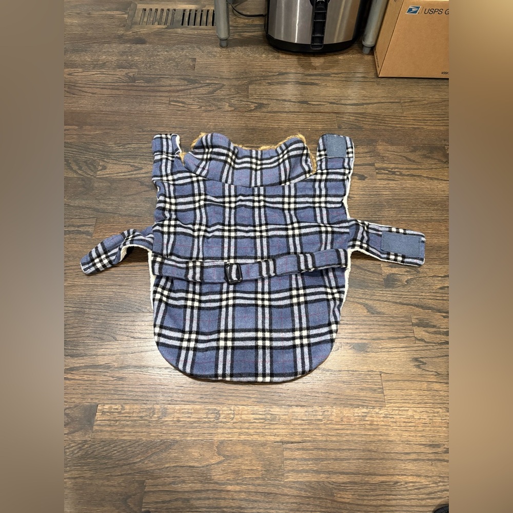 Stylish Insulated Plaid Dog Coat | Size Dogs XL - Picture 3 of 10